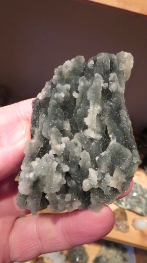 Schwarzgraue Chalcedon-Stalaktiten 135g , Nashik /Indien
