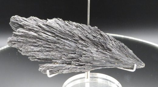 Schwarze Kyanit Feder 180g, Ribeiruo da Falha / Brasilien
