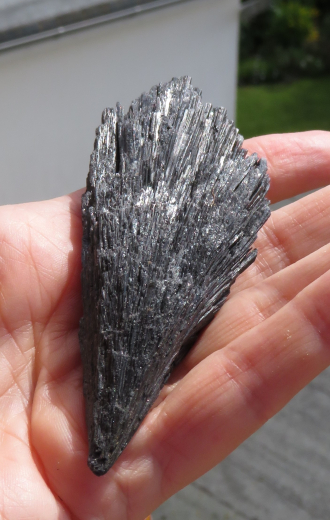 Schwarze Kyanit Feder 70g, Ribeiruo da Falha / Brasilien