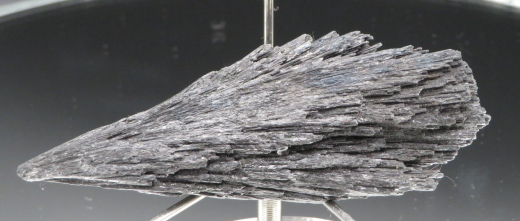 Schwarze Kyanit Feder 70g, Ribeiruo da Falha / Brasilien