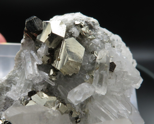 Pyrit mit Bergkristall Kleinstufe, Sumatra / Indonesien