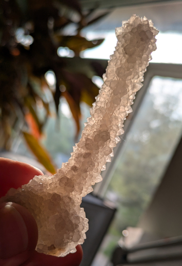 Quarz auf botryoidaler Chalcedon-Stalaktitenformation, Chandwad / Indien