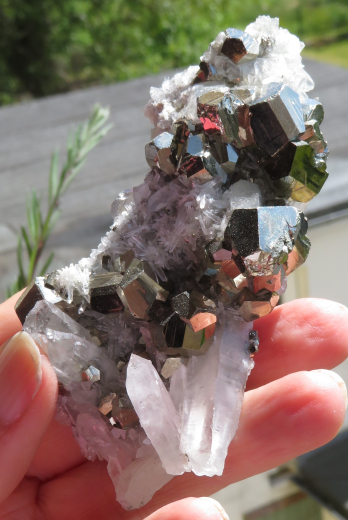 Pyrit mit Bergkristall 113g, Kalimantan / Indonesien