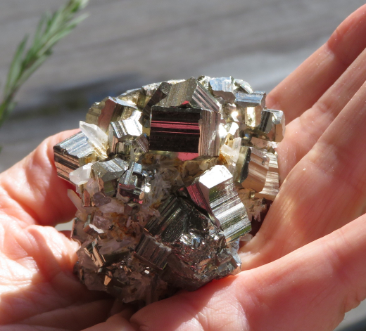 Pyrit mit Bergkristall 134g, Kalimantan / Indonesien