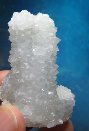 Quarz auf botryoidaler Chalcedon-Stalaktitenformation, Chandwad / Indien