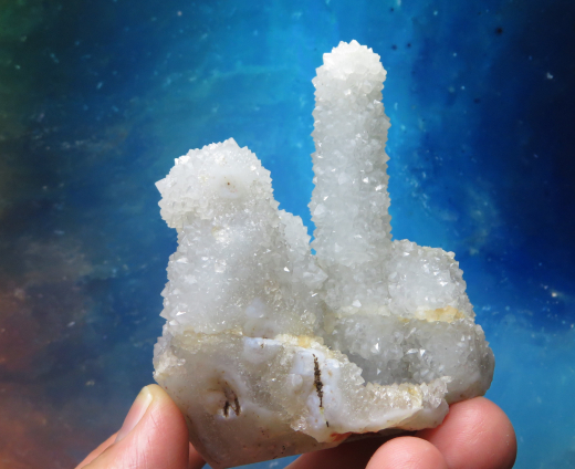 Quarz auf botryoidaler Chalcedon-Stalaktitenformation 229g, Chandwad / Indien