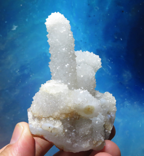 Quarz auf botryoidaler Chalcedon-Stalaktitenformation 229g, Chandwad / Indien