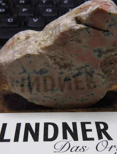 Farbklecks-Jaspis (orange) mit Dendriten 131g, Tangkuban / Indonesien