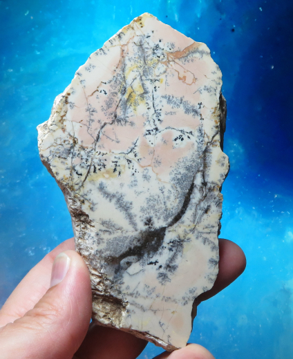 Farbklecks-Jaspis (rosa) mit Dendriten 323g, Tangkuban / Indonesien