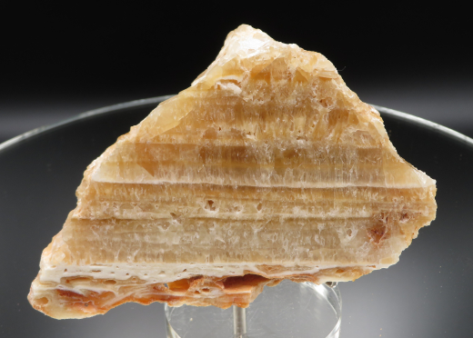 Calcit Sinterschichten poliertes Endstück, goldgelb 408g , Mallorca