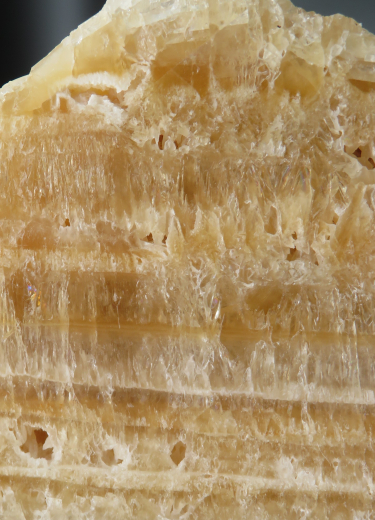 Calcit Sinterschichten poliertes Endstück, goldgelb 408g , Mallorca