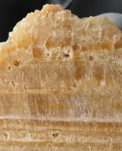 Calcit Sinterschichten goldgelb, polierte Scheibe 294g , Mallorca