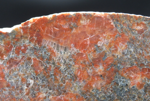 Fleischroter Orthoklas in Gneis, Endstück poliert, 317g, Deutschland