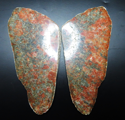 Fleischroter Orthoklas in Gneis, Scheibe poliert, 251g, Deutschland