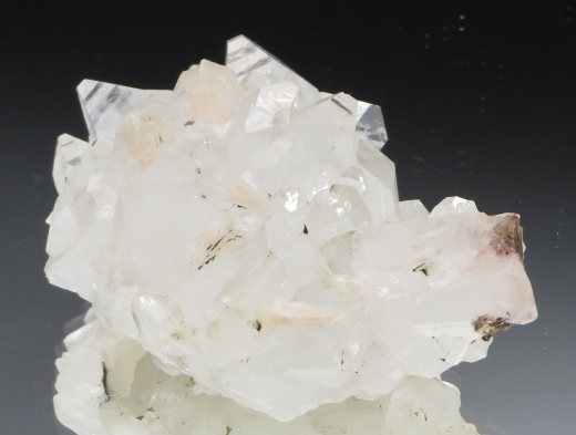 Glänzend klare Apophylit-Stufe mit Stilbit + Powellit! Jalgaon / Indien