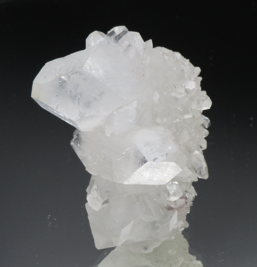 Glänzend klare Apophylit-Stufe auf Gipskristall mit Powellit!!! Jalgaon / Indien