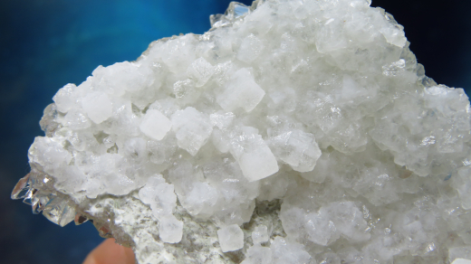 Chabasit in 2 Wuchsformen!, fluoreszierend, Pakistan