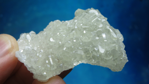 Chabasit in 2 Wuchsformen!, fluoreszierend, Pakistan