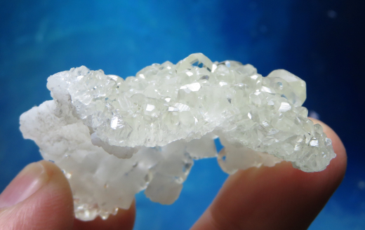 Chabasit in 2 Wuchsformen!, fluoreszierend, Pakistan