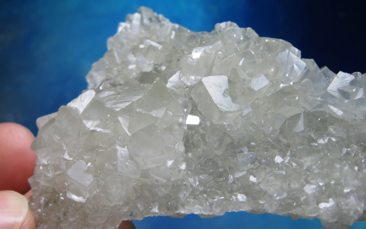 Chabasit in 2 Wuchsformen!, fluoreszierend, Pakistan