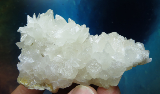 Dogtooth - Calcit Stufe, weiß, fluoreszierend, 471g, Indonesien