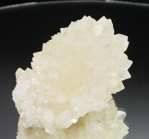 Dogtooth-Calcit Igel, floureszierend, 224g, Indonesien