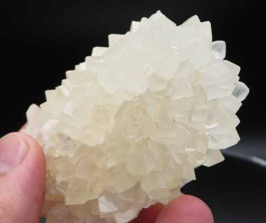 Dogtooth-Calcit Igel, floureszierend, 224g, Indonesien