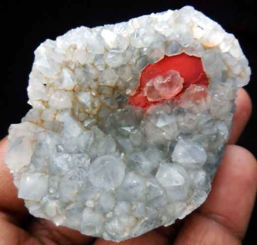 Fluorit-Kugel orangerot auf Quarz, 70 x 60mm, Puna / Indien