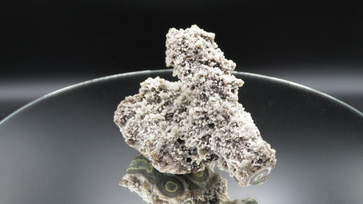 Prehnit auf bunten Stalaktiten 333g, Chalisgaon /Indien