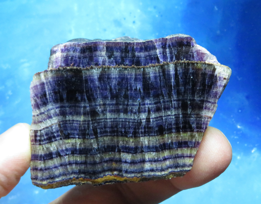 Fluorit gebändert, poliert, fluoresziert blau + rot!!!, 185g, Sulzbach / Deutschland!