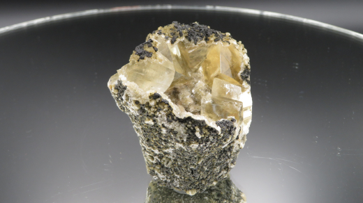 Gelbe Calcit Kristalle auf gelbem Heulandit, 100g, Sakwa / Indien