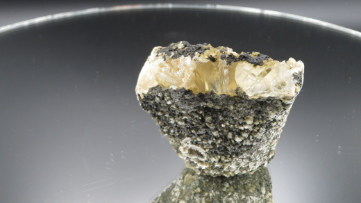 Gelbe Calcit Kristalle auf gelbem Heulandit, 100g, Sakwa / Indien