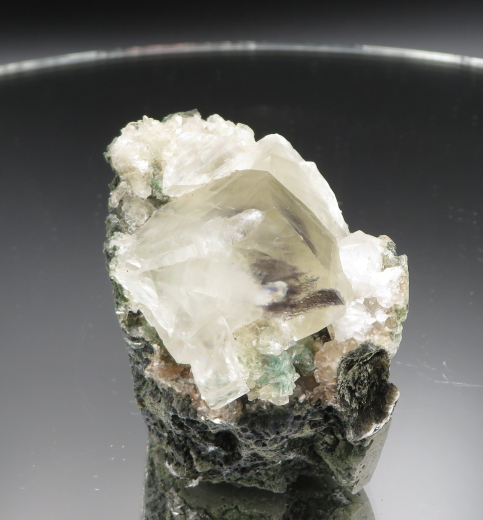 Großer Calcitkristall mit Inkluse wie Fellauf Matrix, Puna / Indien