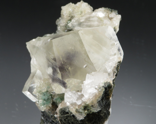 Großer Calcitkristall mit Inkluse wie Fellauf Matrix, Puna / Indien