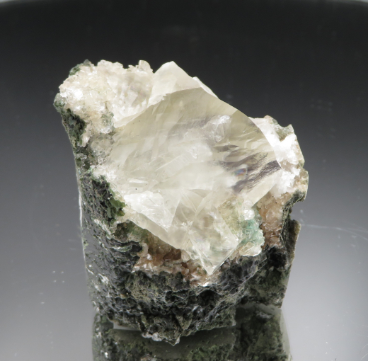 Großer Calcitkristall mit Inkluse wie Fellauf Matrix, Puna / Indien