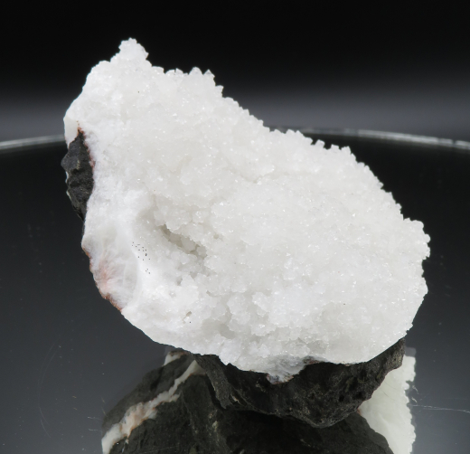 Schneeweiße Quarzkristalle auf Matrix, 240g, Wagholi / Indien