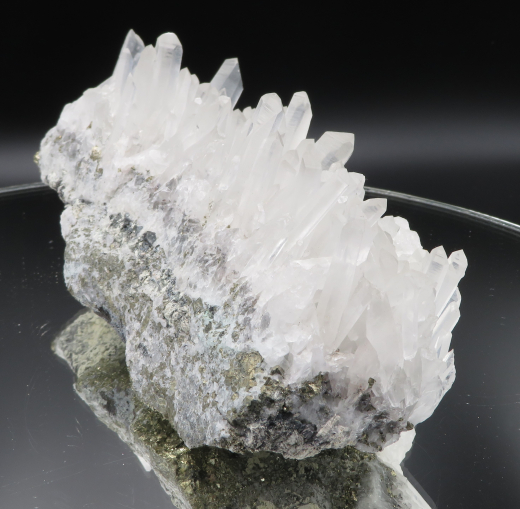 Schamanen-Quarz auf Pyrit 883g , Chifeng / Innere Mongolei