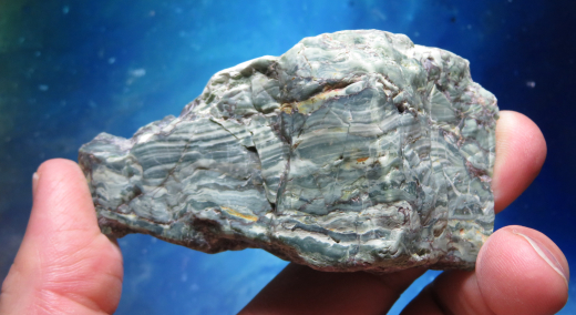 Gebänderter, grüner Jaspis mit Pyrit, Sumatra / Indonesien