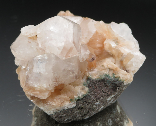 Stilbitbündel mit prismatischem Apophylit, 92g, Sangamner / Indien