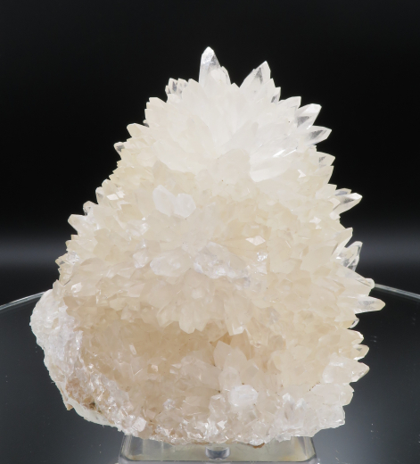 Riesiger Kristall-Igel aus Calcit, weiß fluoreszierend, 1156g, Indonesien