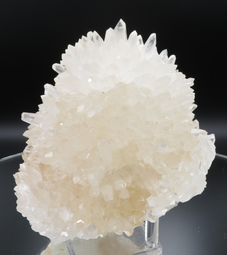 Riesiger Kristall-Igel aus Calcit, weiß fluoreszierend, 1156g, Indonesien
