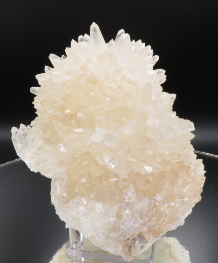 Riesiger Kristall-Igel aus Calcit, weiß fluoreszierend, 1156g, Indonesien