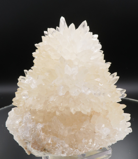 Riesiger Kristall-Igel aus Calcit, weiß fluoreszierend, 1156g, Indonesien