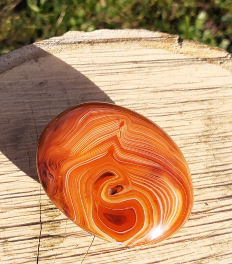 Karneol - Madagaskar 70 x 60 x 30 mm / 157 Gramm