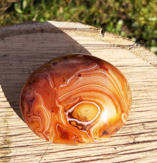 Karneol - Madagaskar 70 x 60 x 30 mm / 157 Gramm