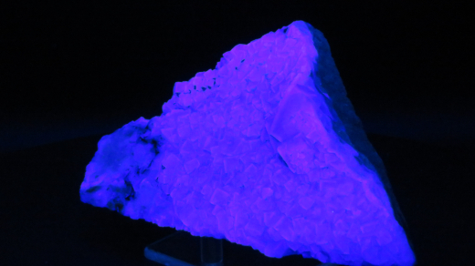 Fluorit, Mandrosenoro / Madagaskar 145 x 90 mm, fluoreszierend, 1A Qualität!