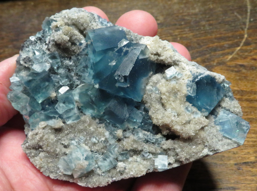 Fluorit, transparent blaue Würfel auf Quarz, Hunan/China, 1A Qualität!