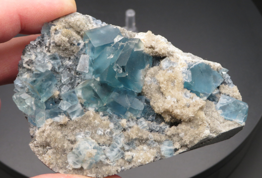 Fluorit, transparent blaue Würfel auf Quarz, Hunan/China, 1A Qualität!