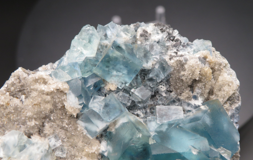 Fluorit, transparent blaue Würfel auf Quarz, Hunan/China, 1A Qualität!