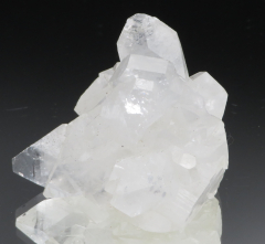 Glänzend klare Apophylit-Stufe mit Powellit! Jalgaon / Indien